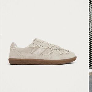 Alohas Ruffle Detail Cream Sneakers